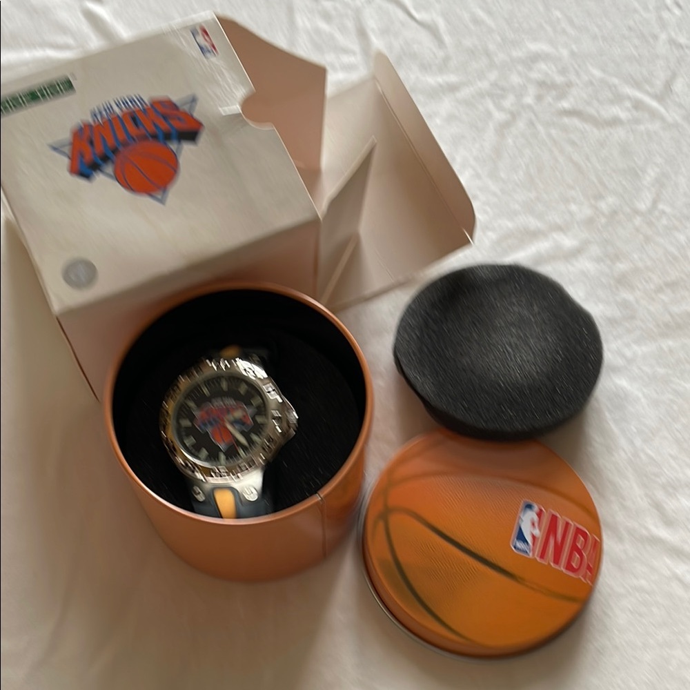 NBA New York Knicks Men's Watch - Black and Silver new never worn